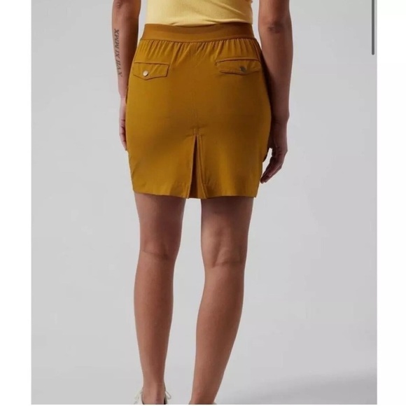 Athleta Vienna skort in mustard - size  4 - Picture 2 of 10